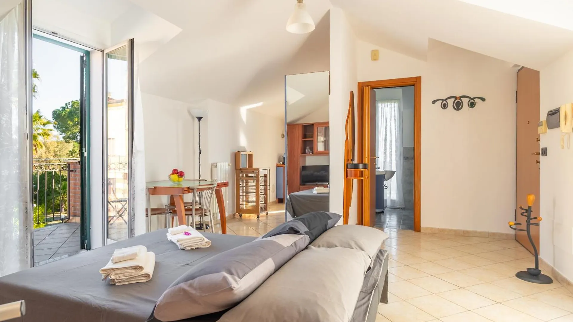 5 Min Dal Mare Luminoso Bilocale Con Terrazza Apartment Loano